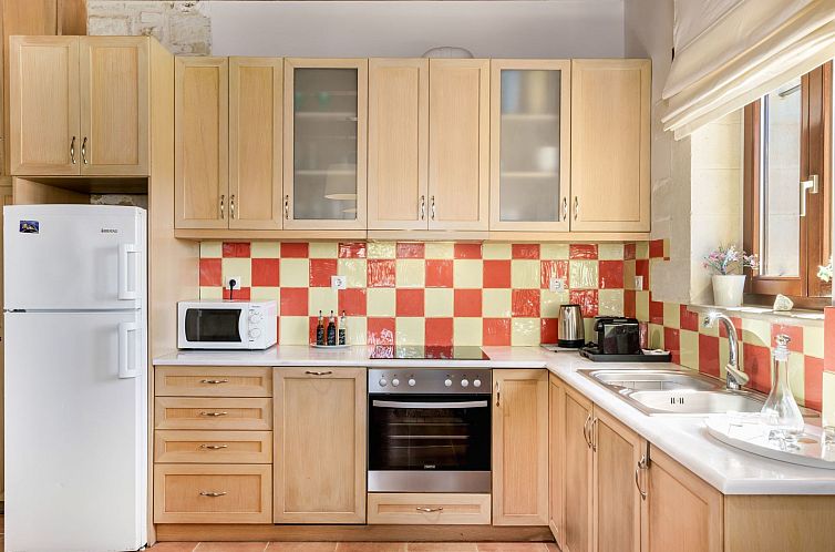 Vakantiehuis Villa aus Stein, privater Pool, BBQ 30m zum Str