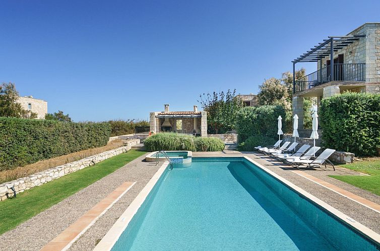 Vakantiehuis Villa aus Stein, privater Pool, BBQ 30m zum Str