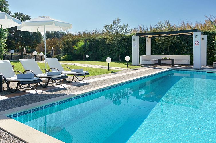 Vakantiehuis Villa aus Stein, privater Pool, BBQ 30m zum Str