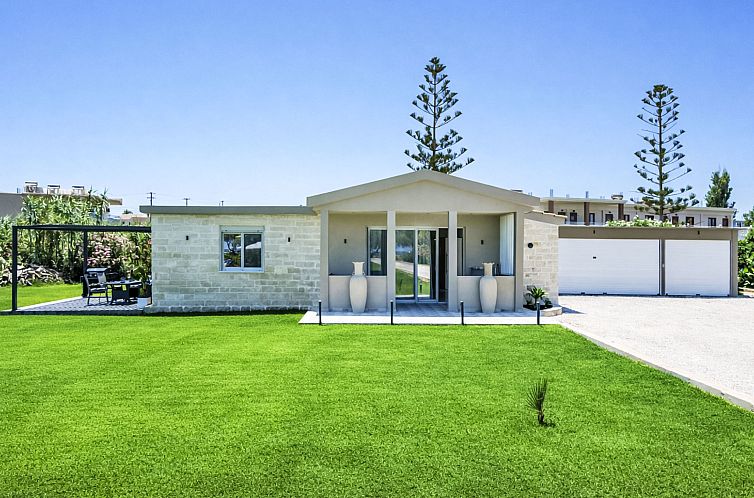 Vakantiehuis Neue Strandvilla SixStars in Chania, mit Sauna