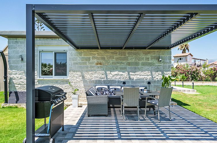 Vakantiehuis Neue Strandvilla SixStars in Chania, mit Sauna