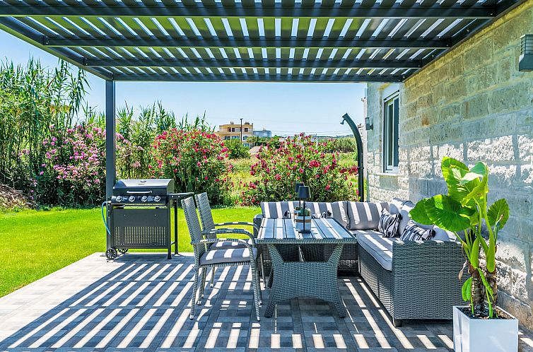 Vakantiehuis Neue Strandvilla SixStars in Chania, mit Sauna