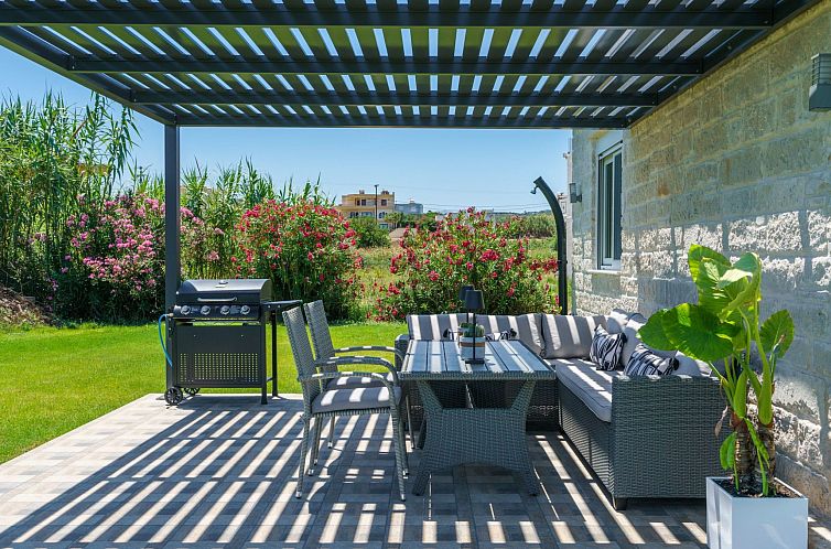 Vakantiehuis Neue Strandvilla SixStars in Chania, mit Sauna