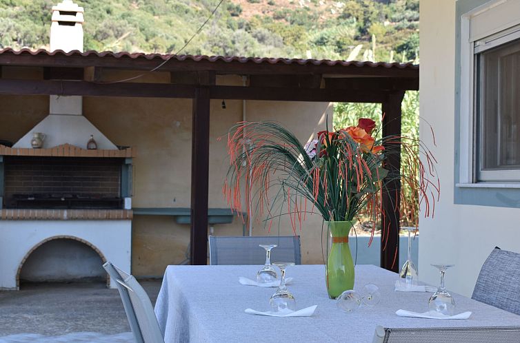 Vakantiehuis in Kolimvari mit Großer Terrasse