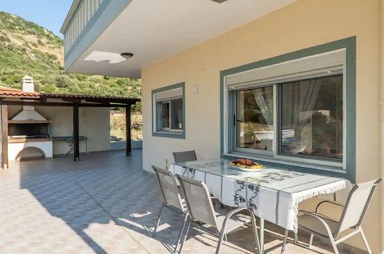 Vakantiehuis in Kolimvari mit Großer Terrasse