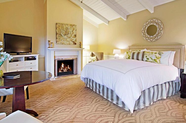 Carriage House Inn