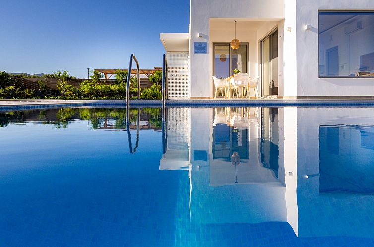 Vakantiehuis Sardines Luxury Villa 1 - Privater Pool und Gar