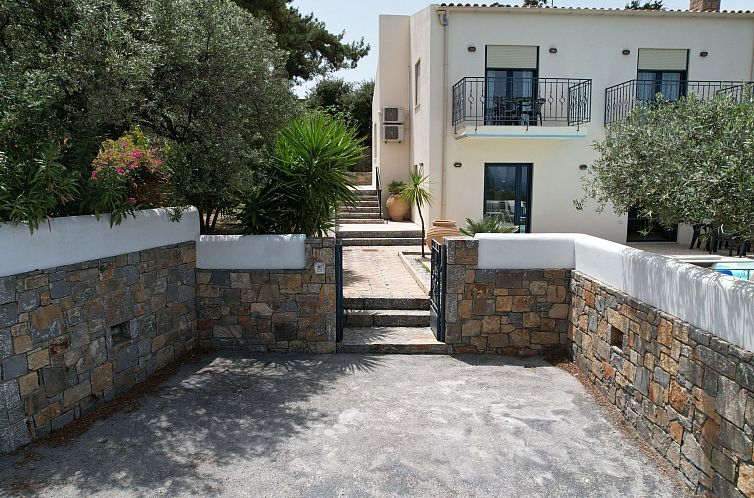 Vakantiehuis Nefeli Blue Villa in altem Olivenhain, Meerblic