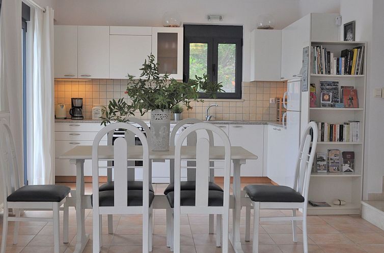 Vakantiehuis Nefeli Blue Villa in altem Olivenhain, Meerblic