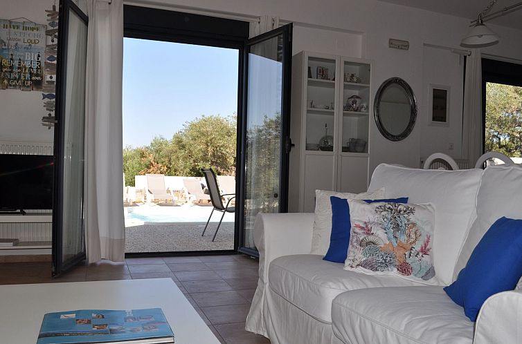 Vakantiehuis Nefeli Blue Villa in altem Olivenhain, Meerblic