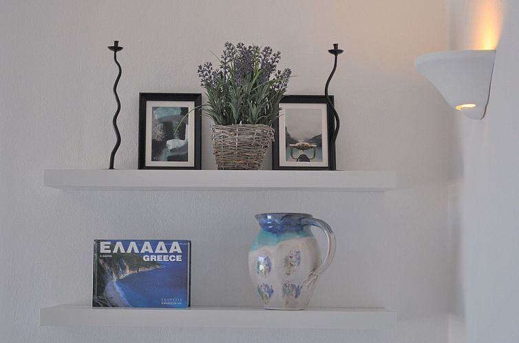 Vakantiehuis Nefeli Blue Villa in altem Olivenhain, Meerblic