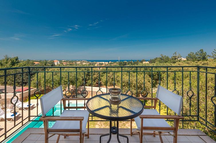 Vakantiehuis Nefeli Blue Villa in altem Olivenhain, Meerblic