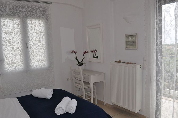 Vakantiehuis Nefeli Blue Villa in altem Olivenhain, Meerblic