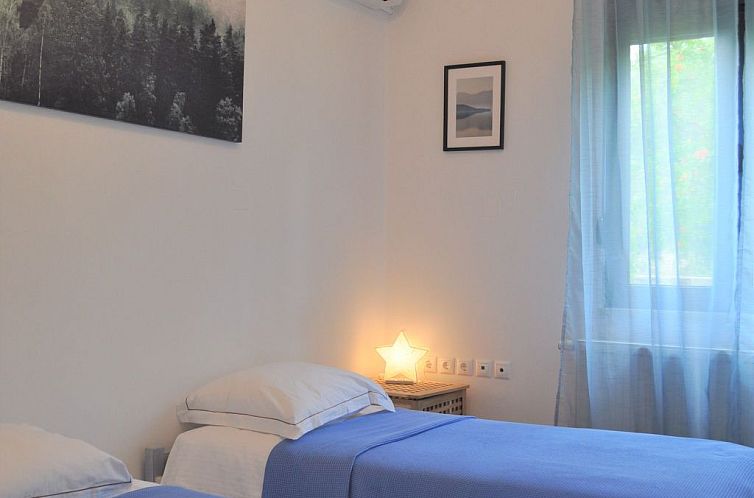Vakantiehuis Nefeli Blue Villa in altem Olivenhain, Meerblic