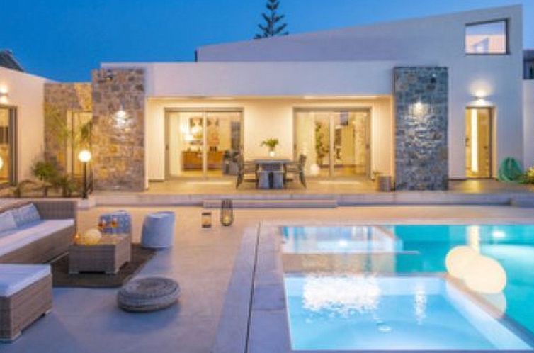 Vakantiehuis Luxuriös gestaltete Villa mit privatem Pool