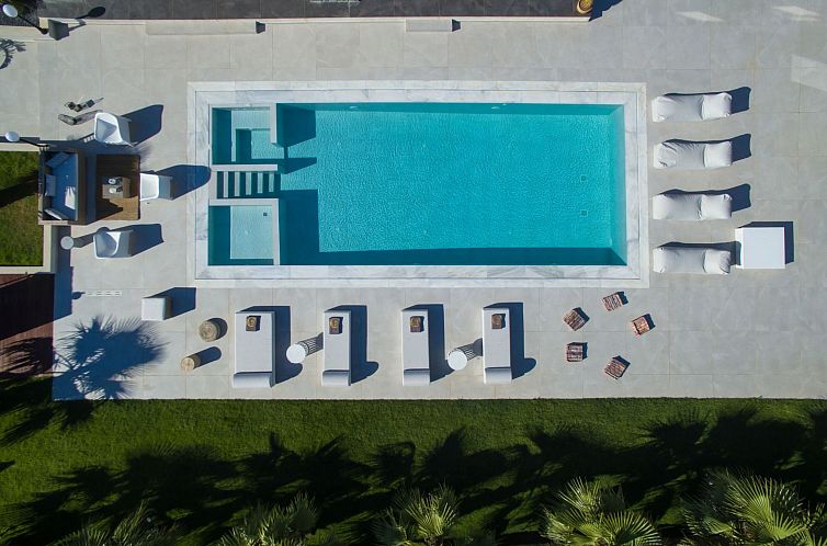 Vakantiehuis Luxuriös gestaltete Villa mit privatem Pool