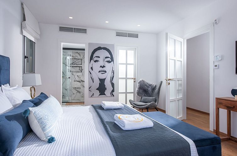 Vakantiehuis Luxuriös gestaltete Villa mit privatem Pool
