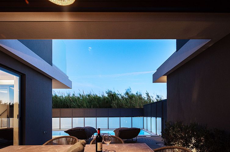 Vakantiehuis VillaSaints II - Elegante Pool-Villa in Strandn