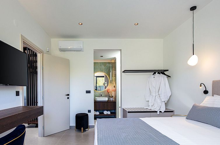 Vakantiehuis VillaSaints II - Elegante Pool-Villa in Strandn