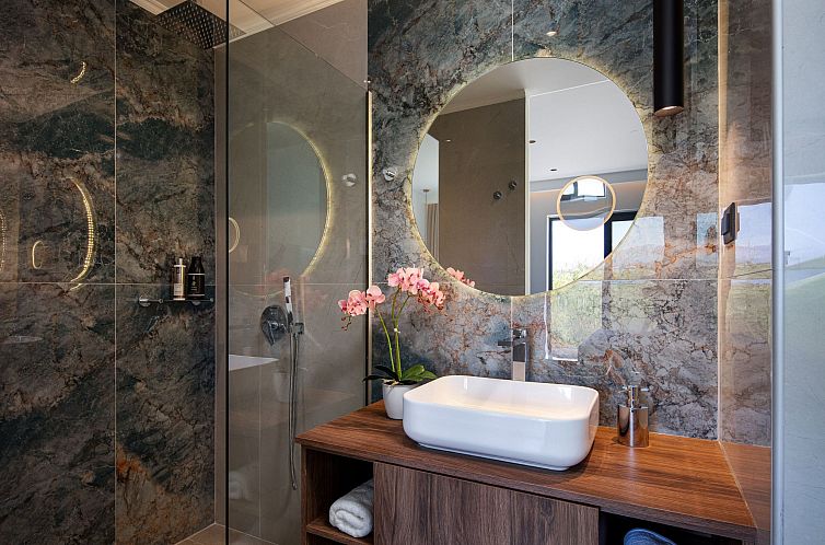 Vakantiehuis VillaSaints II - Elegante Pool-Villa in Strandn