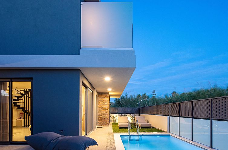 Vakantiehuis VillaSaints II - Elegante Pool-Villa in Strandn