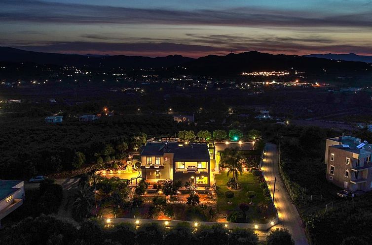 Vakantiehuis Luxus-Villa Freier beheizter Pool Atemberaubend