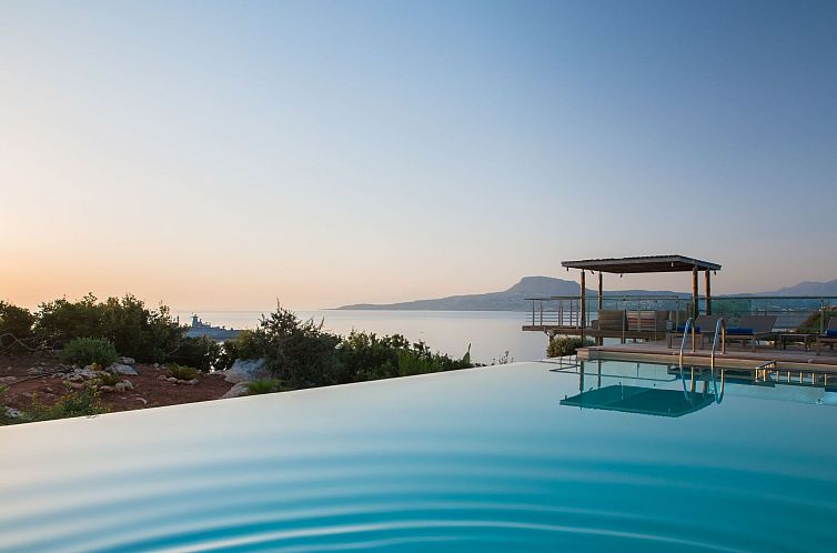 Vakantiehuis Anwesen "Olea Prime" mit Infinity-Pool