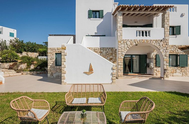 Vakantiehuis Luxuriöse Villa in Strandnähe mit Blick auf d