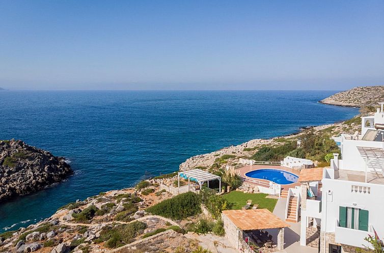 Vakantiehuis Luxuriöse Villa in Strandnähe mit Blick auf d