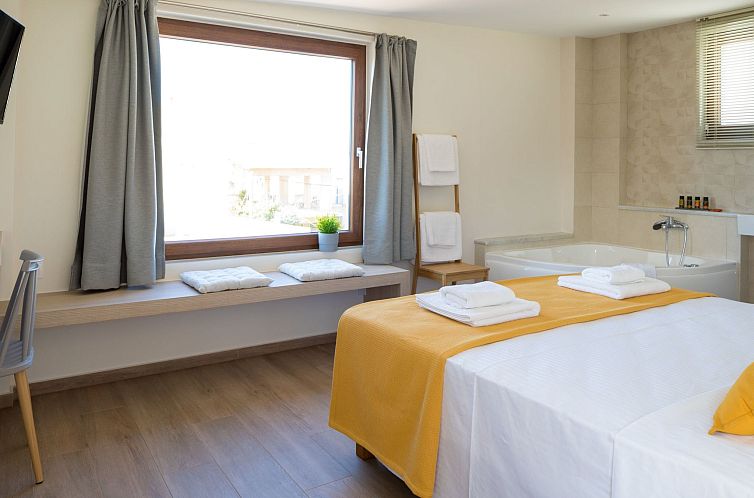 Vakantiehuis Haus in Agia Marina mit Außenpool