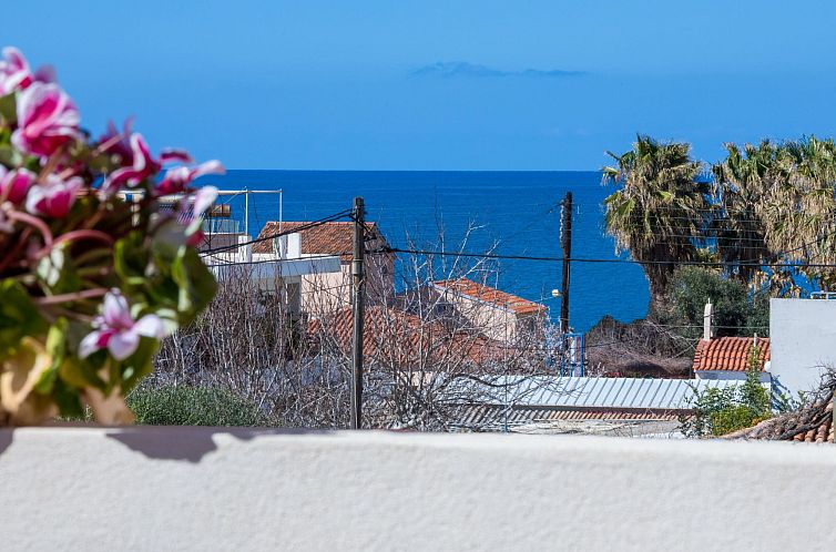 Vakantiehuis Haus in Agia Marina mit Außenpool