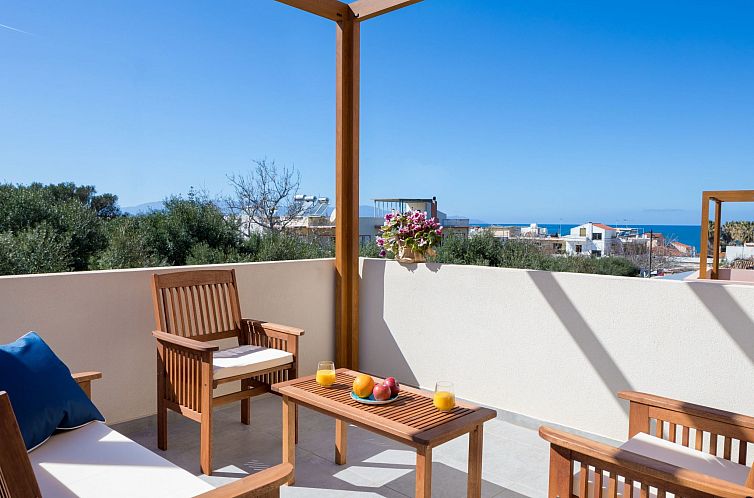 Vakantiehuis Haus in Agia Marina mit Außenpool