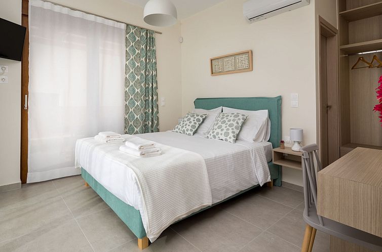 Vakantiehuis Haus in Agia Marina mit Außenpool