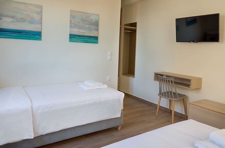 Vakantiehuis Haus in Agia Marina mit Außenpool