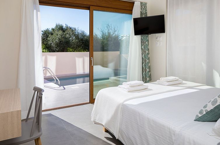 Vakantiehuis Haus in Agia Marina mit Außenpool