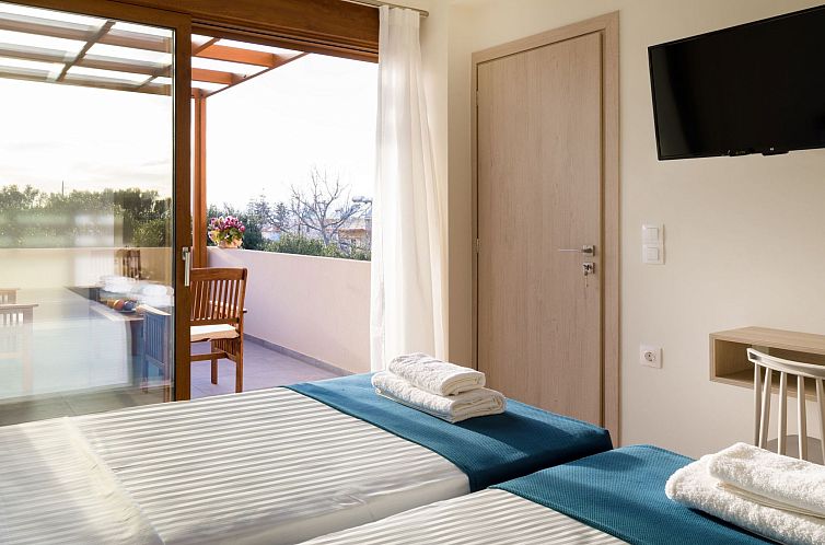 Vakantiehuis Haus in Agia Marina mit Außenpool