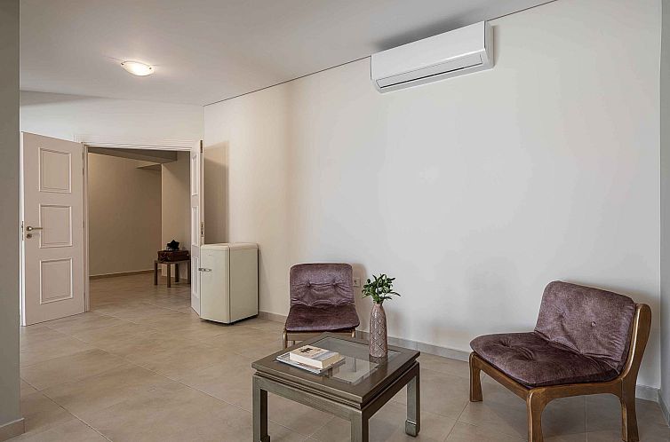 Vakantiehuis Luminus Arcus - Moderne Villa mit privatem Pool