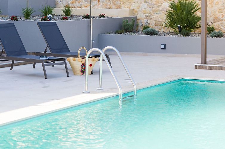 Vakantiehuis Villa Aelia I Modern und ideal für große Grup