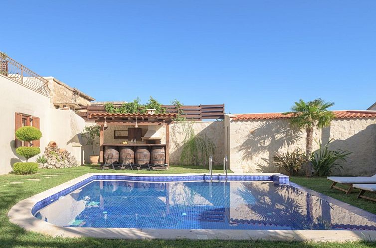 Vakantiehuis Nicole Villa - "Kostenloser" beheizter Pool, Vi