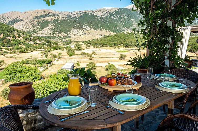 Vakantiehuis Villa aus Stein "Galatia"