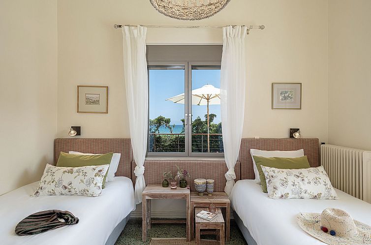 Vakantiehuis am Strand mit Pool für eine oder zwei Familien