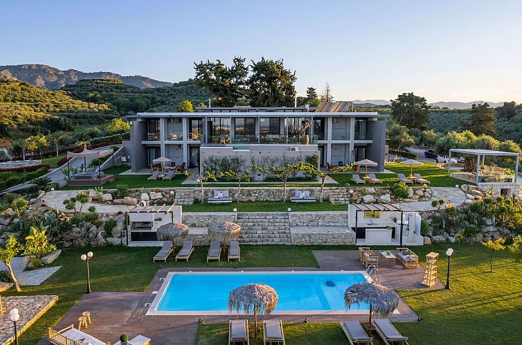 Vakantiehuis Haus in Theriso mit privatem Pool