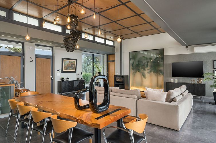 Vakantiehuis Haus in Theriso mit privatem Pool