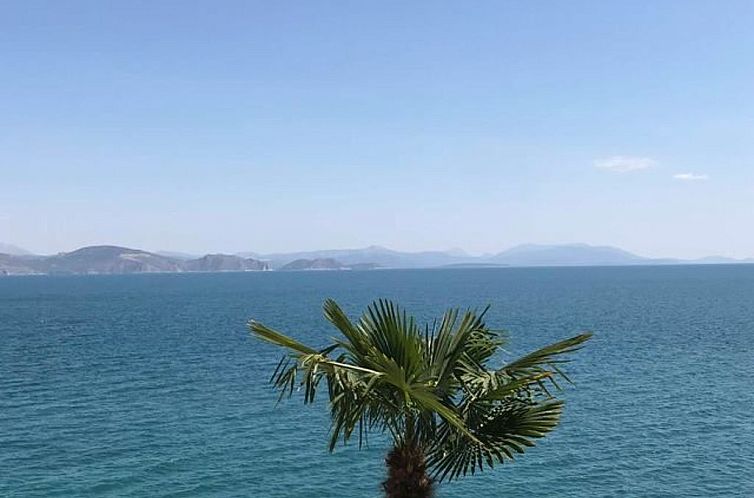 Vakantiehuis Geräumiges Ferienhaus in Chania mit Meerblick