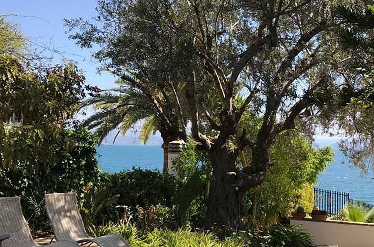 Vakantiehuis Geräumiges Ferienhaus in Chania mit Meerblick