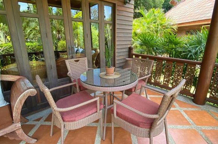 Baan Laem Noi Villa's