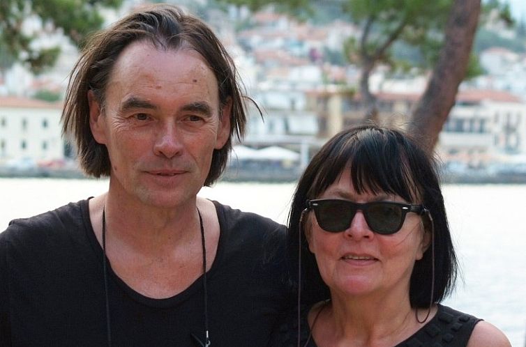 Geniet van de rust bij Kleiner Stern, een charmant vakantiehuis in Kato Asteri, Peloponnesos, omgeven door groen.