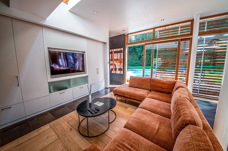 Villa White
