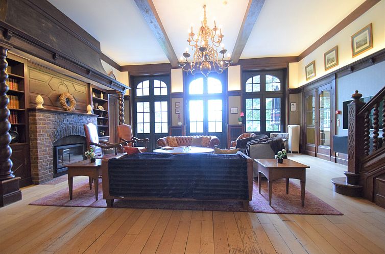 Le Château et les Forêts