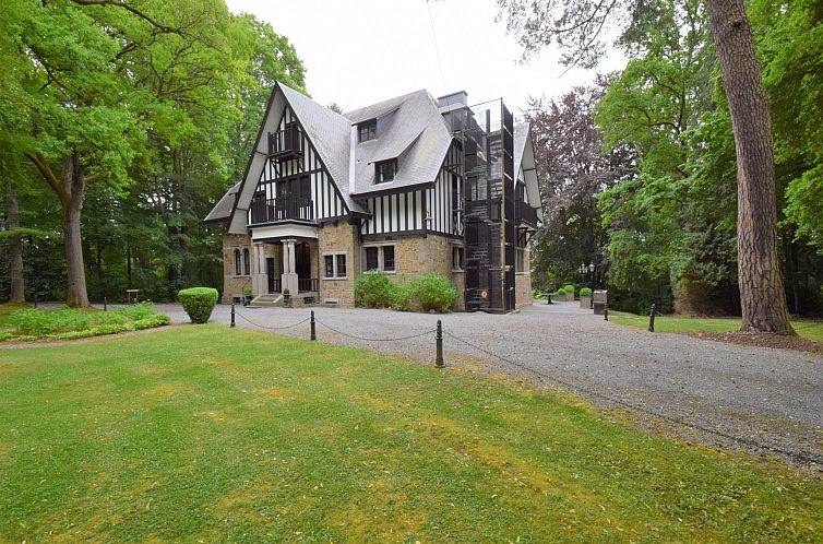Le Château et les Forêts